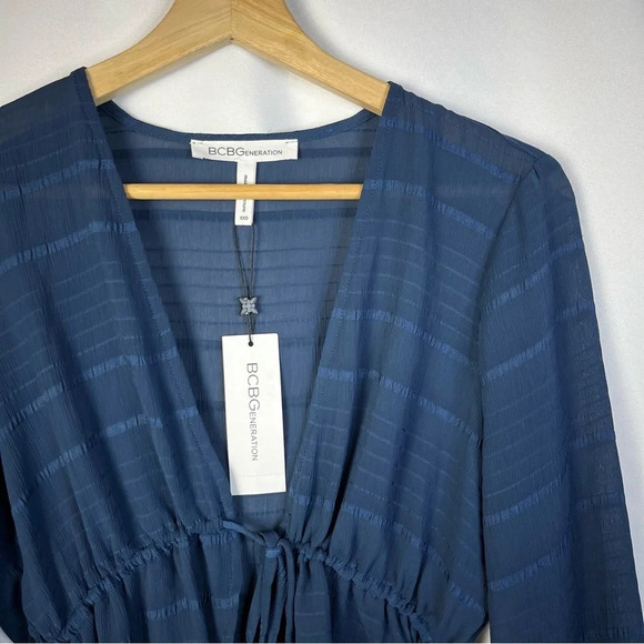 BCBGeneration Dark Navy Blue Textured Stripe Tie Front Long Sleeve XXS - Picture 3 of 4